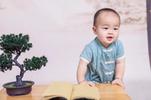 黔南宝宝脸上小白点